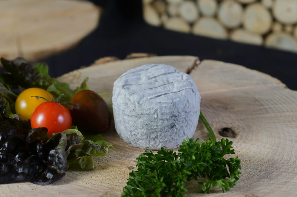 Crottin Cendré Johnny Blanc La Fromagerie De Partenay Fabrication De Fromage De Chèvre Au 