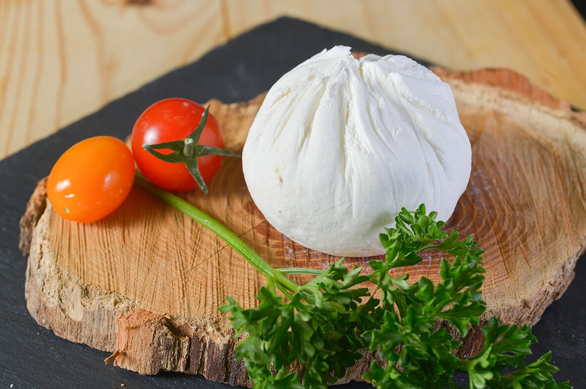 Crottin Frais Johnny Blanc La Fromagerie De Partenay Fabrication De Fromage De Chèvre Au 